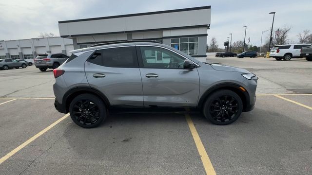 Buick Encore GX Vehicle Full-screen Gallery Image 09