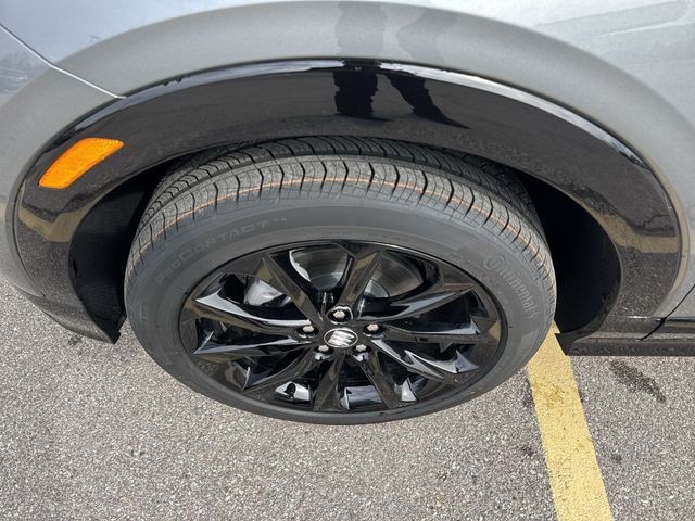 Buick Encore GX Vehicle Full-screen Gallery Image 10