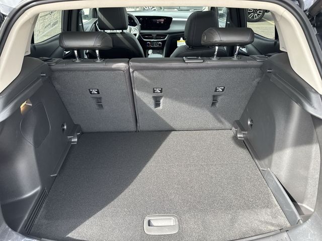 Buick Encore GX Vehicle Full-screen Gallery Image 23