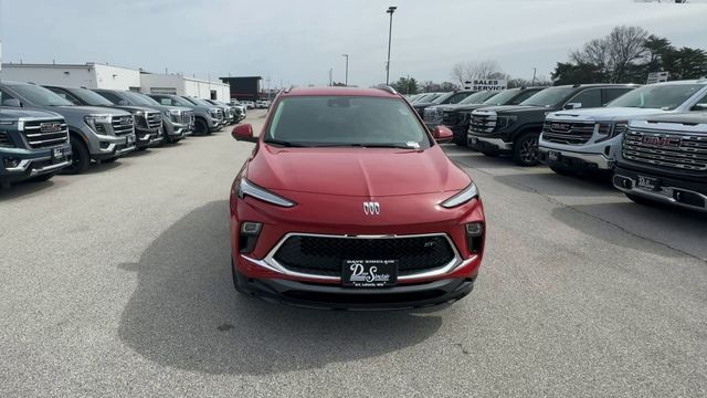 Buick Encore GX Vehicle Full-screen Gallery Image 03