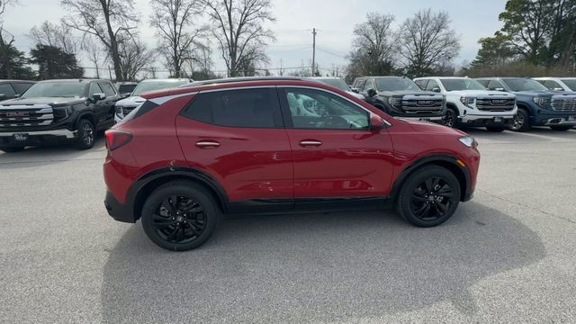 Buick Encore GX Vehicle Full-screen Gallery Image 09