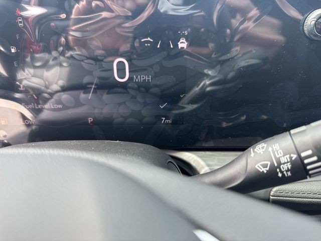 Buick Encore GX Vehicle Full-screen Gallery Image 15