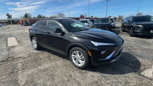 Buick Envista Vehicle Full-screen Gallery Image 02