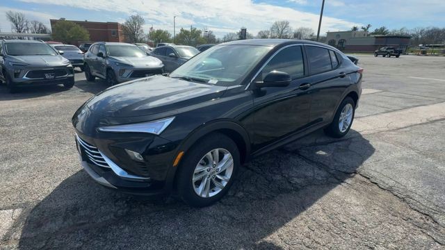 Buick Envista Vehicle Full-screen Gallery Image 04