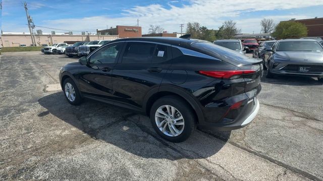 Buick Envista Vehicle Full-screen Gallery Image 06