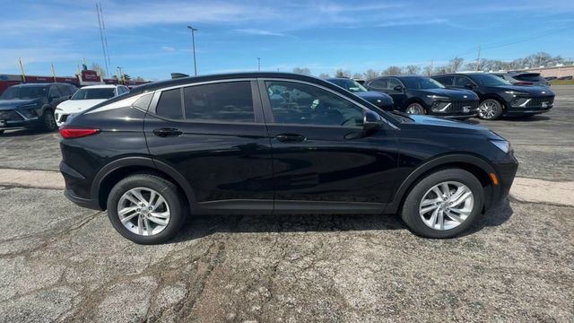 Buick Envista Vehicle Full-screen Gallery Image 09