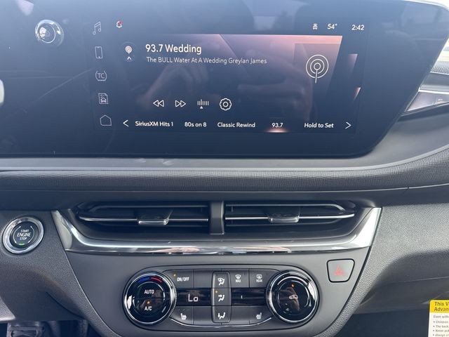 Buick Envista Vehicle Full-screen Gallery Image 16