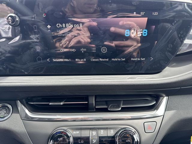 Buick Envista Vehicle Full-screen Gallery Image 16