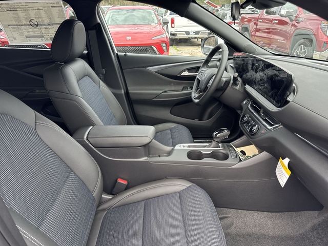 Buick Envista Vehicle Full-screen Gallery Image 23