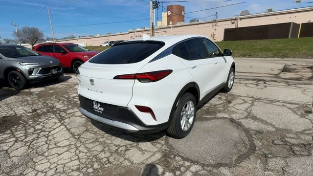 Buick Envista Vehicle Full-screen Gallery Image 08