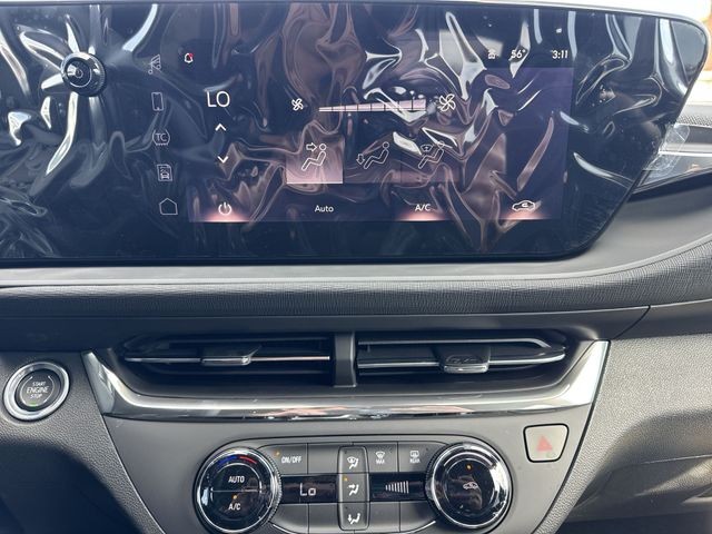 Buick Envista Vehicle Full-screen Gallery Image 18