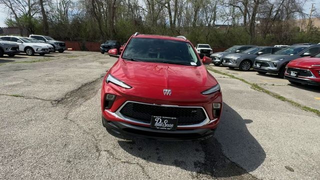 Buick Encore GX Vehicle Full-screen Gallery Image 03