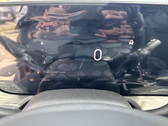 Buick Encore GX Vehicle Full-screen Gallery Image 15