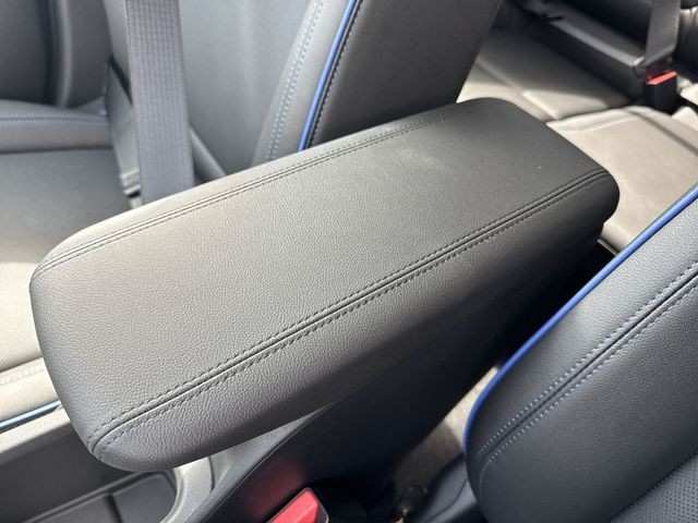 Buick Encore GX Vehicle Full-screen Gallery Image 20