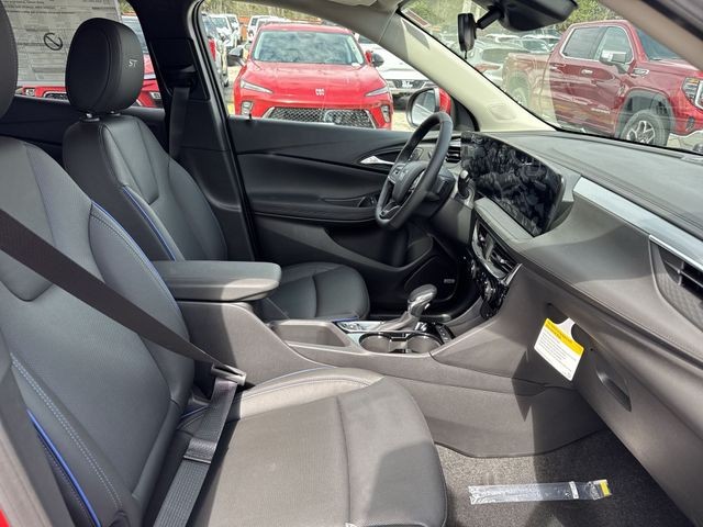 Buick Encore GX Vehicle Full-screen Gallery Image 24