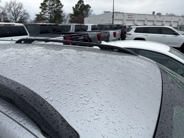 Jeep Cherokee Vehicle Full-screen Gallery Image 09