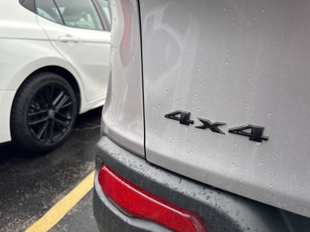 Jeep Cherokee Vehicle Full-screen Gallery Image 10