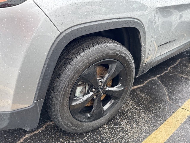 Jeep Cherokee Vehicle Full-screen Gallery Image 13