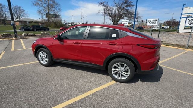 Buick Envista Vehicle Full-screen Gallery Image 06