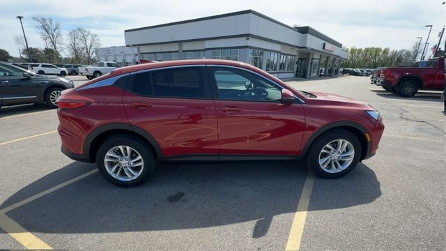 Buick Envista Vehicle Full-screen Gallery Image 09