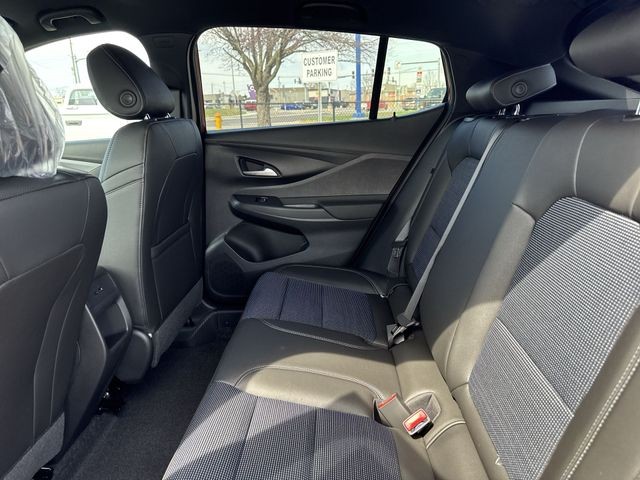 Buick Envista Vehicle Full-screen Gallery Image 21