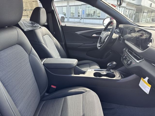 Buick Envista Vehicle Full-screen Gallery Image 23