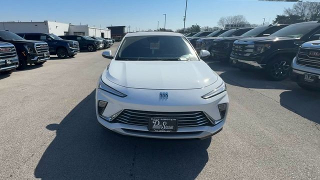 Buick Envista Vehicle Full-screen Gallery Image 03