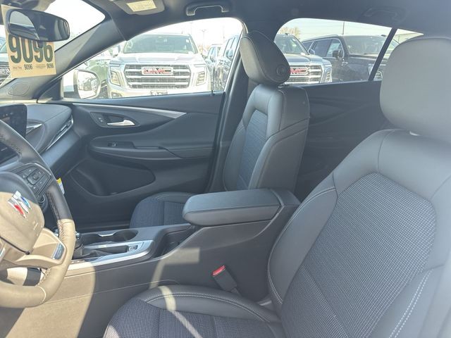 Buick Envista Vehicle Full-screen Gallery Image 11