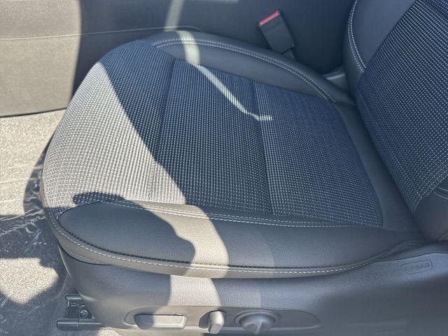 Buick Envista Vehicle Full-screen Gallery Image 12