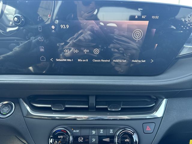 Buick Envista Vehicle Full-screen Gallery Image 16