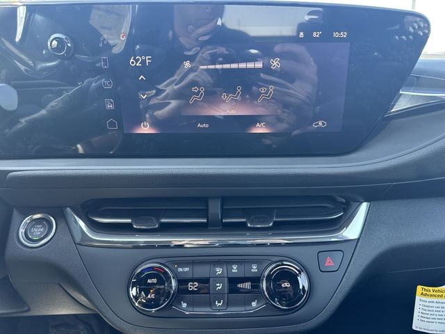 Buick Envista Vehicle Full-screen Gallery Image 18