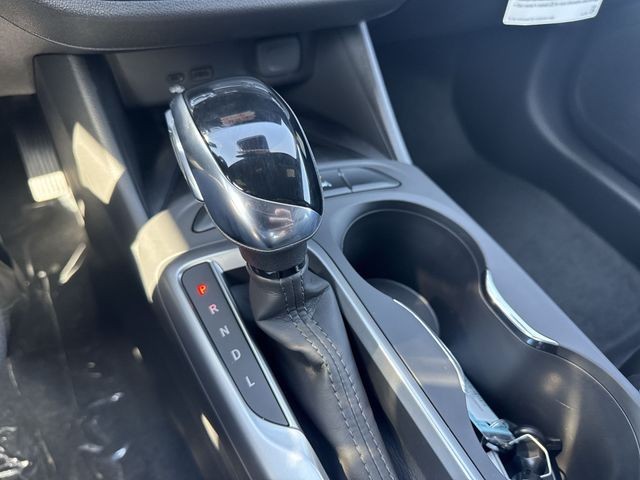 Buick Envista Vehicle Full-screen Gallery Image 19