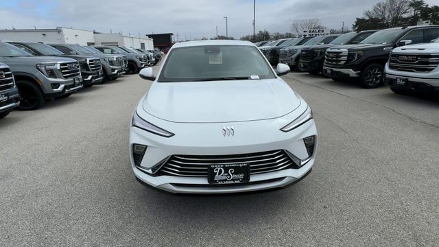 Buick Envista Vehicle Full-screen Gallery Image 03