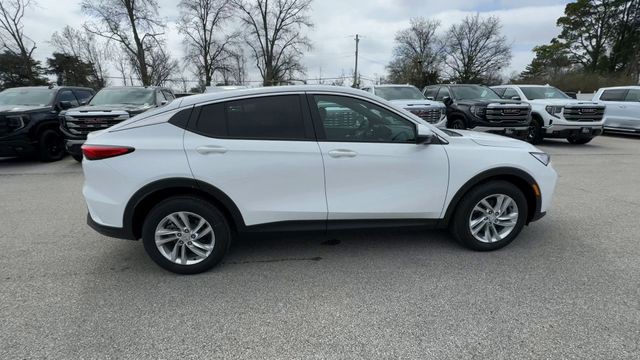 Buick Envista Vehicle Full-screen Gallery Image 09