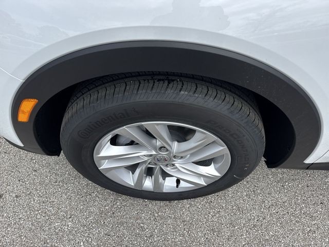 Buick Envista Vehicle Full-screen Gallery Image 10