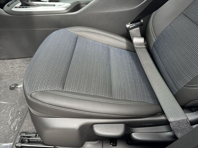 Buick Envista Vehicle Full-screen Gallery Image 12