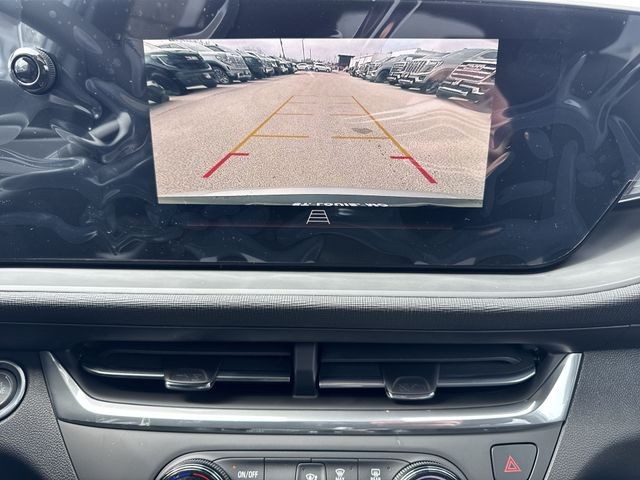 Buick Envista Vehicle Full-screen Gallery Image 17