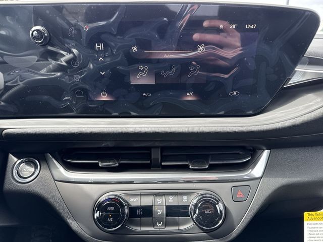 Buick Envista Vehicle Full-screen Gallery Image 18