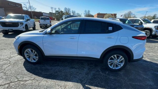 Buick Envista Vehicle Full-screen Gallery Image 05