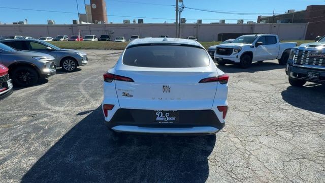 Buick Envista Vehicle Full-screen Gallery Image 07