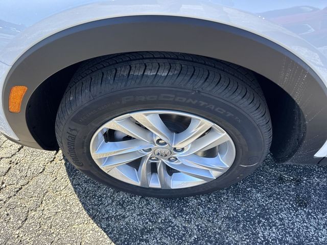 Buick Envista Vehicle Full-screen Gallery Image 10