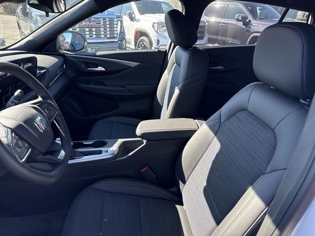 Buick Envista Vehicle Full-screen Gallery Image 11