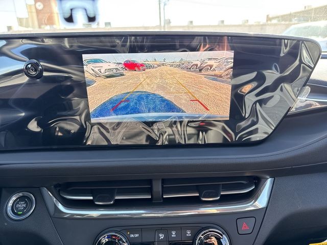 Buick Envista Vehicle Full-screen Gallery Image 17