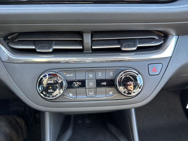 Buick Envista Vehicle Full-screen Gallery Image 18