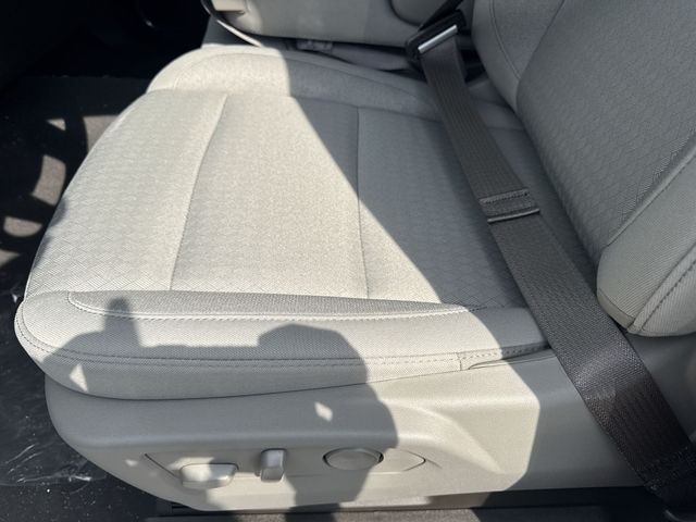 GMC Sierra 1500 Vehicle Full-screen Gallery Image 12