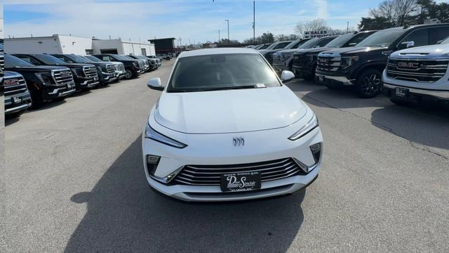 Buick Envista Vehicle Full-screen Gallery Image 03