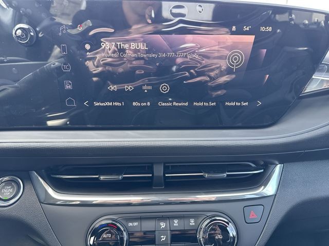 Buick Envista Vehicle Full-screen Gallery Image 16