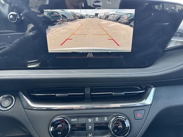 Buick Envista Vehicle Full-screen Gallery Image 17