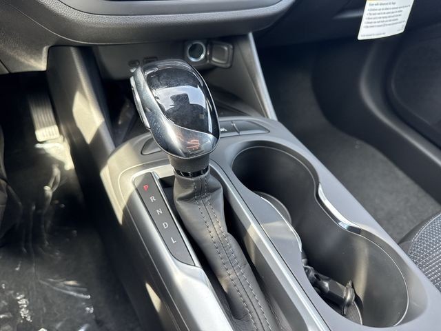 Buick Envista Vehicle Full-screen Gallery Image 19