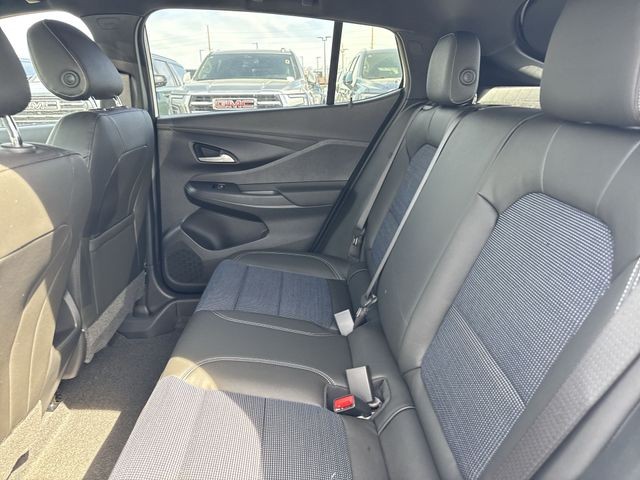 Buick Envista Vehicle Full-screen Gallery Image 21